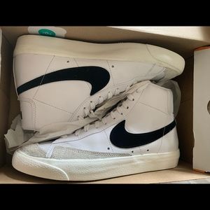 Nike Blazer Mid 77-Size 8M/9.5W. Worn once in great condition. GOAT cert…